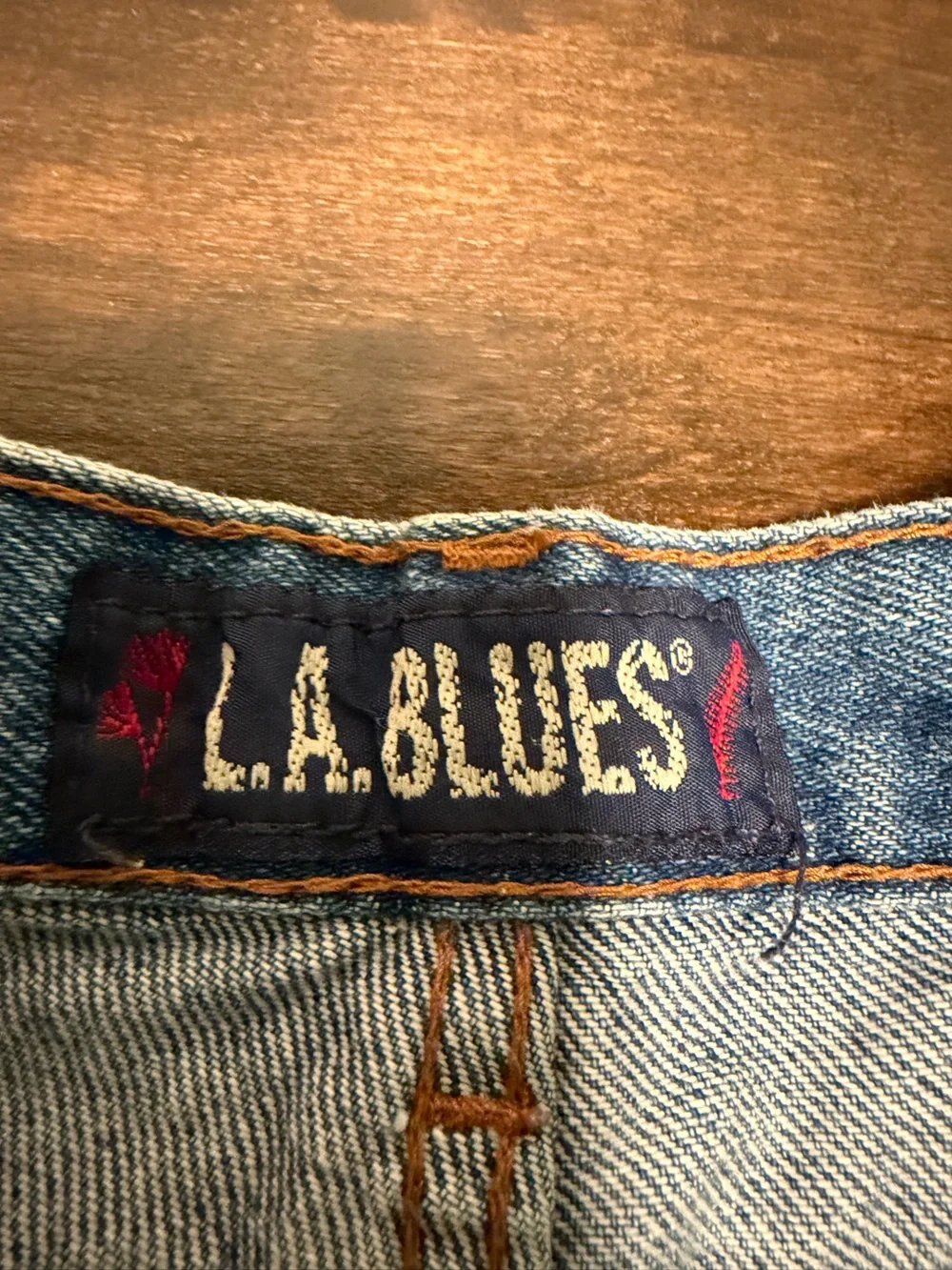 Vintage LA Blues shorts. Button up. High waist. Denim jean shorts - Picture 3 of 6